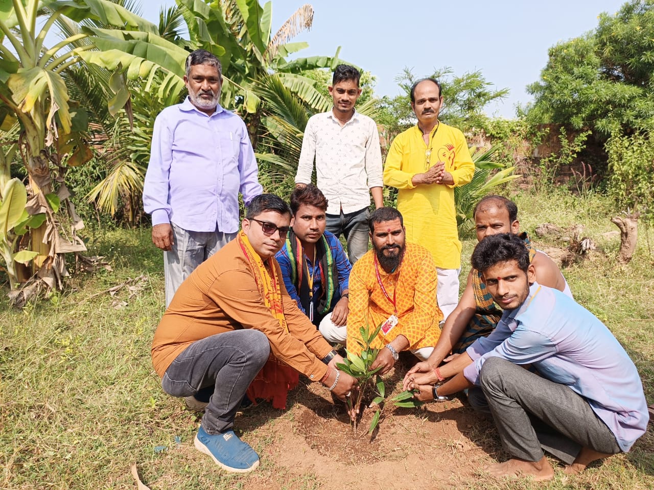 You are currently viewing ସ୍ୱଚ୍ଛତା ହିଁ ସେବା”ର ବାର୍ତ୍ତା ବାଣ୍ଟିଲେ ଶୈବବିପ୍ର ।<br>“ବୃକ୍ଷ ଲଗାଅ,ଜୀବନ ବଞ୍ଚାଅ”ନାରାରେ କମ୍ପିଲା ଗାଁ