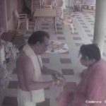 Read more about the article ନେତାଙ୍କ ଘରକୁ ଭିକାରି ବେଶରେ ଆସିଲେ, ଭିକ୍ଷା ମାଗିଲେ, ଭିକ୍ଷାଦାନ ବେଳେ ମାରଣାସ୍ତ୍ରରେ ଆକ୍ରମଣ କଲେ ।