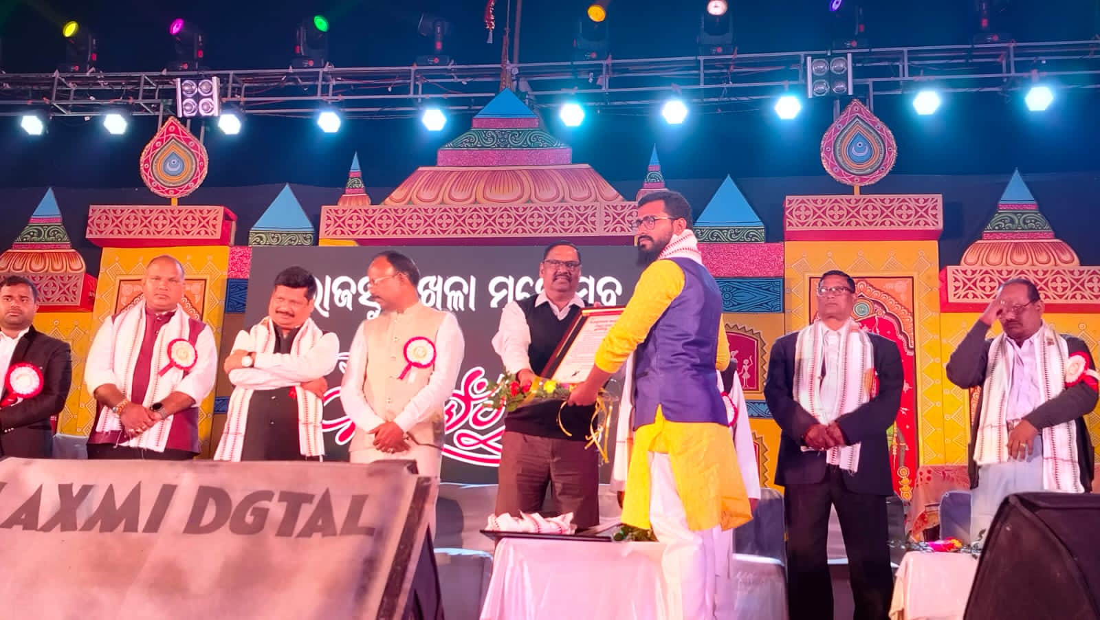 You are currently viewing ସମ୍ବର୍ଦ୍ଧିତ ହେଲେ ଉତ୍କଳ ଶିଵଶକ୍ତି ମନ୍ଦିର ପୂଜକ ସଂଘର ରାଜ୍ୟ ସଭାପତି ପରମ ଶୈବ ଲଳିତ କୁମାର ମହାପାତ୍ର ଏବଂ ରାଜ୍ୟ ସମ୍ପାଦକ ଆଚାର୍ଯ୍ୟ ବ୍ୟୋମକେଶ ମହାପାତ୍ର।