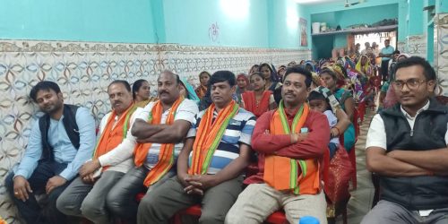 କୋଦଳାରେ ବିଜେପି ରାଷ୍ଟ୍ରୀୟ ମହିଳା ମୋର୍ଚ୍ଚା ସଦସ୍ୟା ମାଧବୀ ଭୁଟା ।ପ୍ରଧାନମନ୍ତ୍ରୀଙ୍କ ମହିଳା ଯୋଜନାକୁ ନେଇ ଆଲୋଚନା ଓ ବୈଠକ।