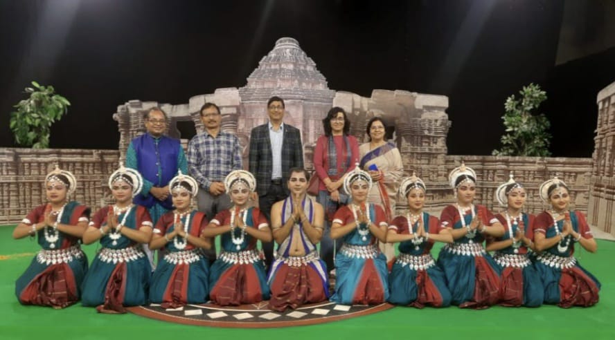 You are currently viewing ପ୍ରଥମ ଥର ପାଇଁ କନ୍ଧମାଳ ଓଡିଶୀ ନୃତ୍ୟଶିଳ୍ପୀ ମାନେ ଦୂରଦର୍ଶନ ରେ କଲେ ନୃତ୍ୟ ପରିବେଷଣ