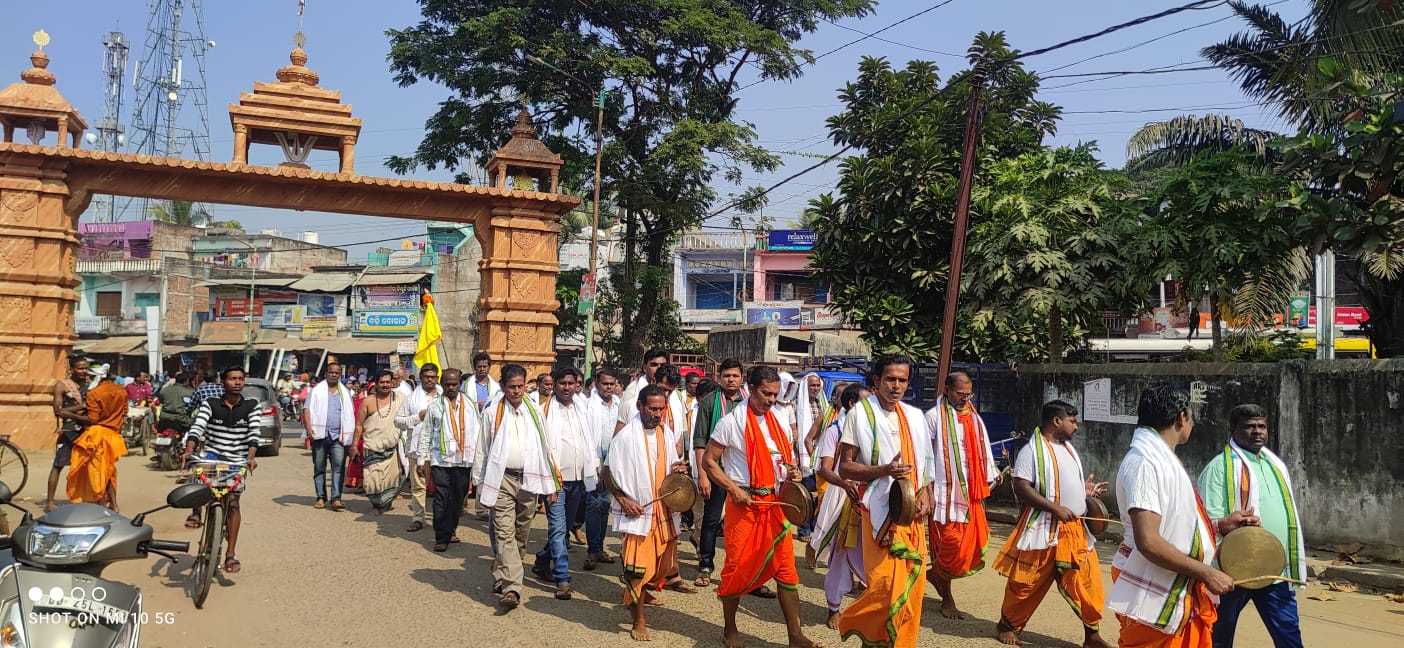 You are currently viewing ମହାଲକ୍ଷ୍ମୀଙ୍କ ମନ୍ଦିର ପ୍ରତିଷ୍ଠା ପାଇଁ ଶୁଭ ଖୁଣ୍ଟି ସ୍ଥାପନ ।