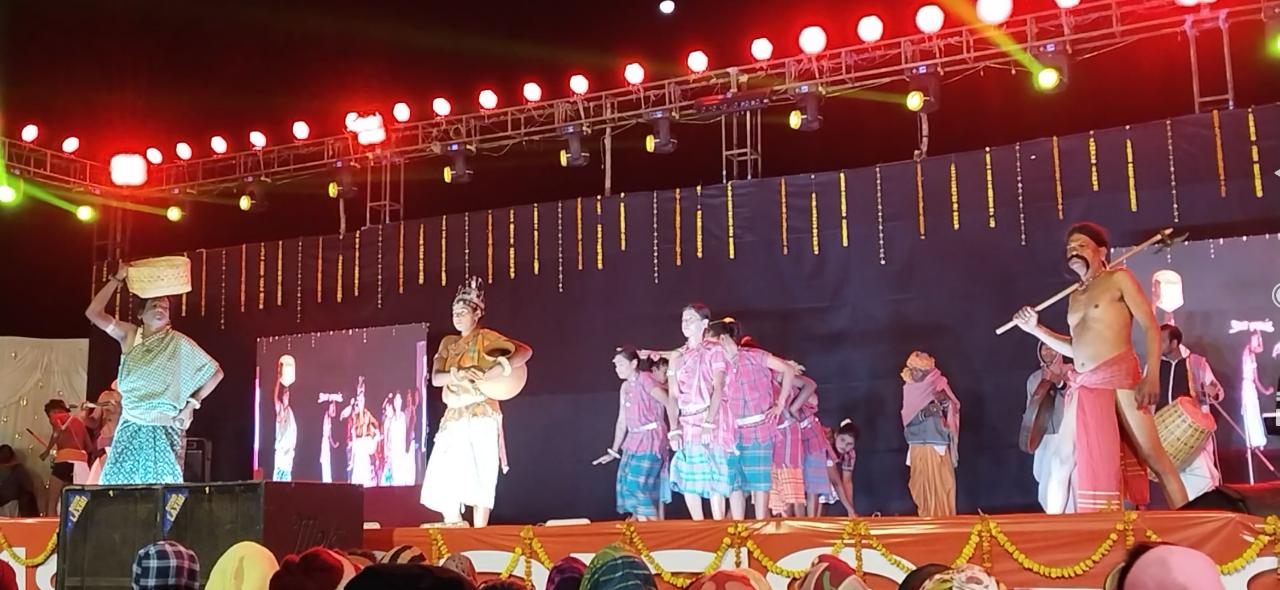 You are currently viewing କନ୍ଧମାଳ ମହୋତ୍ସବ ରେ ସ୍ଥାନୀୟ କଳାକାର ଙ୍କୁ ମିଳୁନି ସୁଯୋଗ : ନିରପେକ୍ଷ ତଦନ୍ତ ପାଇଁ ଦାବୀ