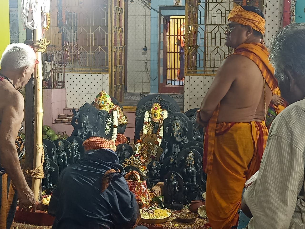 You are currently viewing ବେଲଗୁଣ୍ଠାରେ ମହାଲକ୍ଷ୍ମୀ ମନ୍ଦିର ପ୍ରତିଷ୍ଠା ଉତ୍ସବ