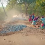 Read more about the article ପ୍ରଧାନମନ୍ତ୍ରୀ ଗ୍ରାମ୍ୟ ସଡ଼କ ଯୋଜନାରେ ଅନିୟମିତତା ଅଭିଯୋଗ : ଠିକାଦାର ଓ ଯନ୍ତ୍ରୀ ମଧ୍ଯରେ ମଧୁଚଦ୍ରିକା