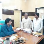 Read more about the article ବ୍ରହ୍ମପୁର ଏମ.କେ.ସି.ଜି ମେଡ଼ିକାଲର ବିଶ୍ଵସ୍ଥରୀୟ ସ୍ୱାସ୍ଥ୍ୟ ସେବା ପ୍ରଦାନ ଦାବି ନେଇ ଆନ୍ଦୋଳନ ।