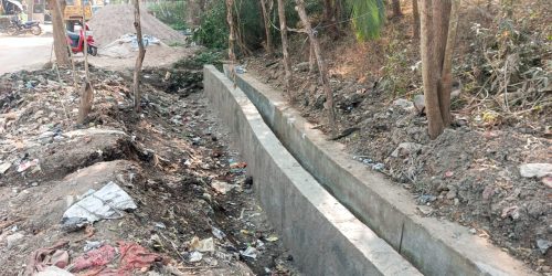 ସୂଚନା ଫଳକ ନଥାଇ ଚାଲିଛି ସରକାରୀ କାର୍ଯ୍ୟ