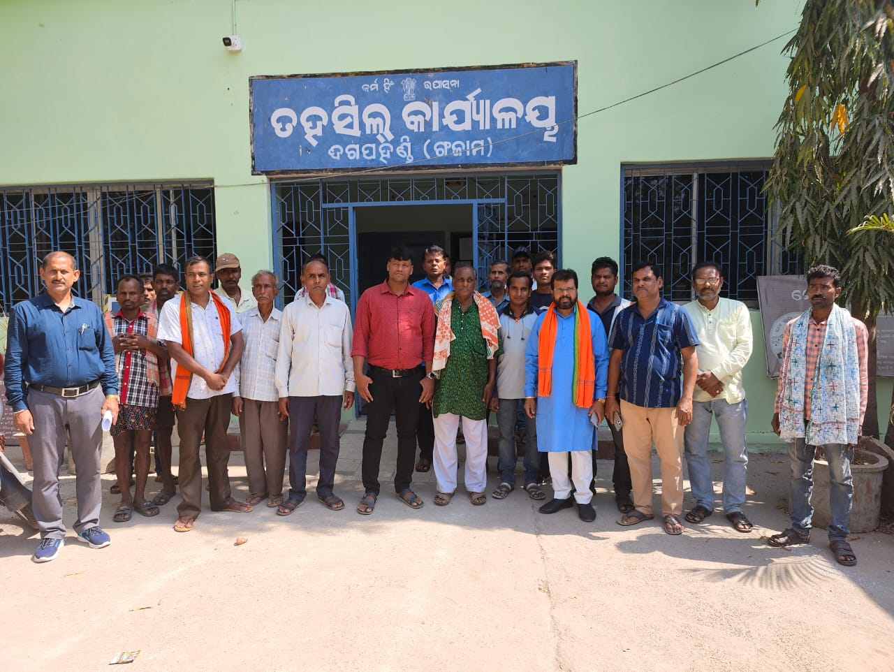 You are currently viewing ଚାଷୀଙ୍କ ପ୍ରତି ହେଉଥିବା ଦୁର୍ବ୍ୟବହାର ପ୍ରତିବାଦରେ ପୁଣିଥରେ ପ୍ରଶାସନର ଦ୍ବାରସ୍ଥ ହେଲେ ସମାଜସେବୀ