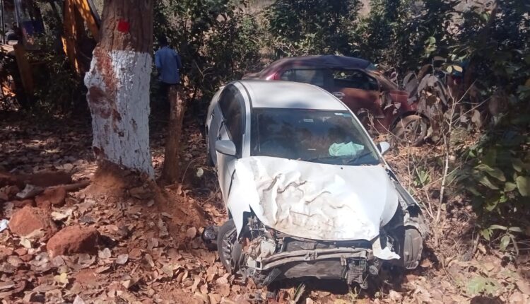 You are currently viewing ଦୁର୍ଘଟଣାଗ୍ରସ୍ତ କାର୍‌ ଉପରେ ଚଢ଼ିଗଲା ଆଉ ଏକ ଦ୍ରୁତଗାମୀ ଗାଡ଼ି; ଜଣେ ମୃତ, ଅନ୍ୟ ଜଣେ ଗୁରୁତର