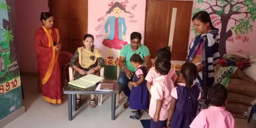 ସ୍ଥାୟୀ ନିଯୁକ୍ତି ଦାବିରେ ଆର ବି ଏସ କେ ଆୟୁଷ ଡାକ୍ତର ପିନ୍ଧିଲେ କଳା ବ୍ୟାଚ।ଗଞ୍ଜାମ କୋଦଳା ରୁ କୃଷ୍ଣଚନ୍ଦ୍ର ପଲାଇ ଙ୍କ ରିପୋର୍ଟ ଆଇ ଜେ ବି ନିୟୁଜ।