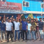 Read more about the article ମୌଳିକ ସୁବିଧାରୁ ଭୁଶୁଣ୍ଡା ଗ୍ରାମର ଜନସାଧାରଣଙ୍କୁ ବଞ୍ଚିତ ନକରିବା ପାଇଁ ବିଜେପି ନେତା ଶ୍ରୀକାନ୍ତ ପାଢ଼ୀଙ୍କ ଦାବୀ ।