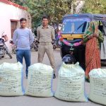 Read more about the article ବେଆଇନ ଗଞ୍ଜେଇ ଚୋରାଚାଲାଣ ବେଳେ ମହିଳା ସମେତ ଯୁବକ ଗିରଫ : ୧୩୬ କେଜି ଗଞ୍ଜେଇ ଜବତ