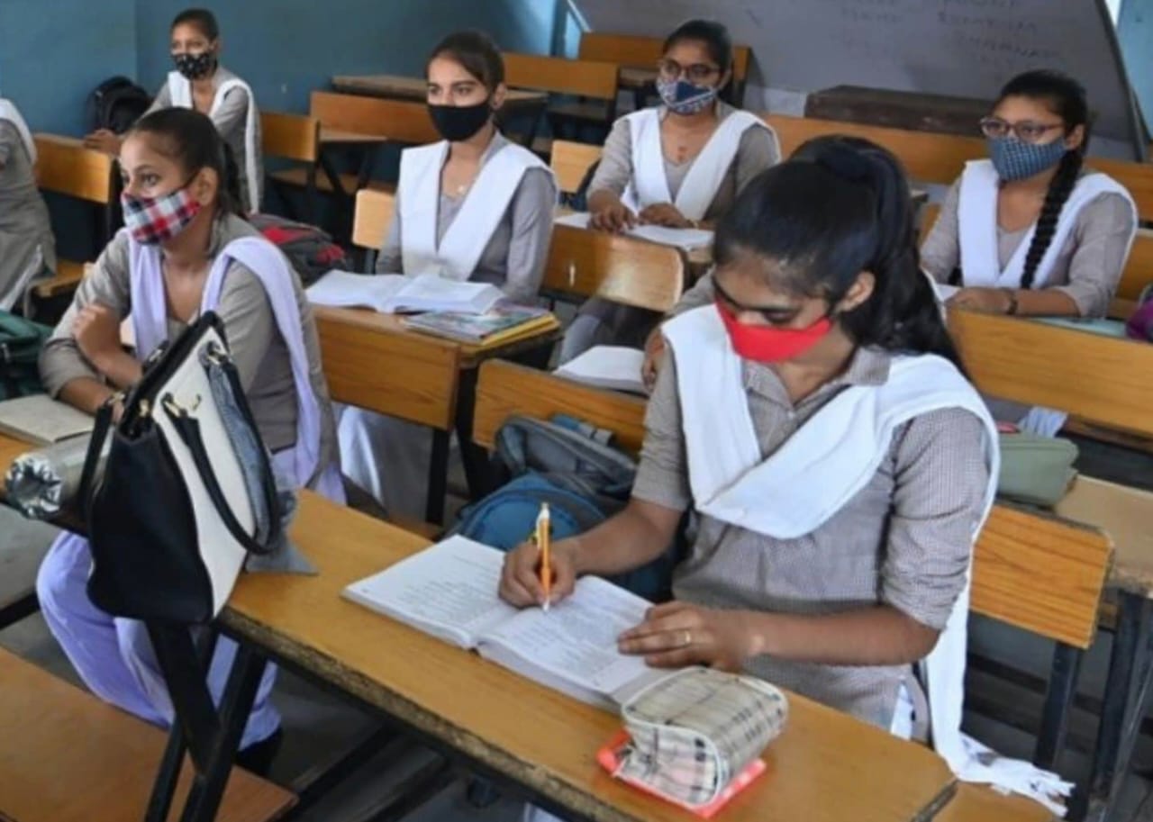 You are currently viewing କନ୍ଧମାଳର ୬୨ଟି କେନ୍ଦ୍ରରେ ମାଟ୍ରିକ ପରୀକ୍ଷା ଦେବେ ଛାତ୍ର ଛାତ୍ରୀ : ମାଓ ଇଲାକାରେ ଥାନା ପରିସରରେ କରାଯାଇଛି ନୋଡାଲ କେନ୍ଦ୍ର