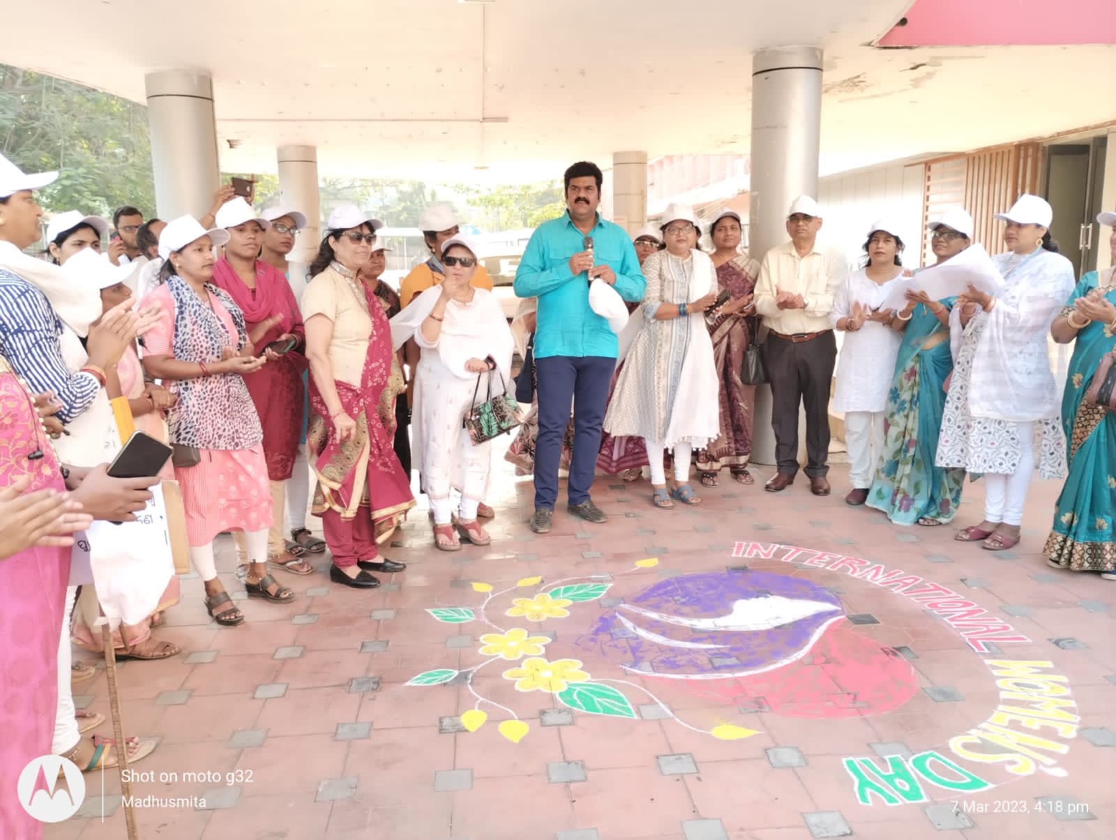 You are currently viewing ତୃଣମୂଳ ସ୍ତରରେ ଲିଙ୍ଗଗତ ସମାନତା ମହିଳାଙ୍କ ପାଇଁ ପ୍ରଯୁକ୍ତିବିଦ୍ୟା ଯୋଗାଇଦେବା ପାଇଁ ସରକାରଙ୍କ ପ୍ରୟାସ