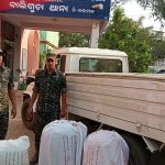 Read more about the article ପିକ୍ ଅପ୍ ଭ୍ୟାନ୍ ସହ ଲକ୍ଷାଧିକ ଟଙ୍କାର ଗଞ୍ଜେଇ ଜବତ