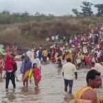 Read more about the article ପ୍ରତାପୁର ଗ୍ରାମରଋଷିକୁଲ୍ୟା ନଦୀରେ ମହାବାରୁଣୀ ବୁଡ଼ ପକାଇଲେ 50ହଜାର ଶ୍ରଦ୍ଧାଳୁ