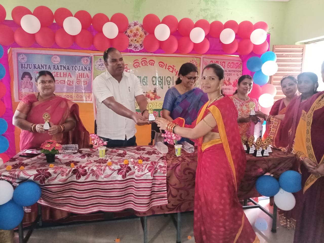 You are currently viewing କେ . ସାମନ୍ତରାପୁର ଓ ସିଦ୍ଧେଶ୍ଵର ଅଙ୍ଗନୱାଡ଼ି କେନ୍ଦ୍ରରେ ପୋଷଣ ପଖ୍ବାଡା କାର୍ଯ୍ୟକ୍ରମ ଅନୁଷ୍ଠିତ