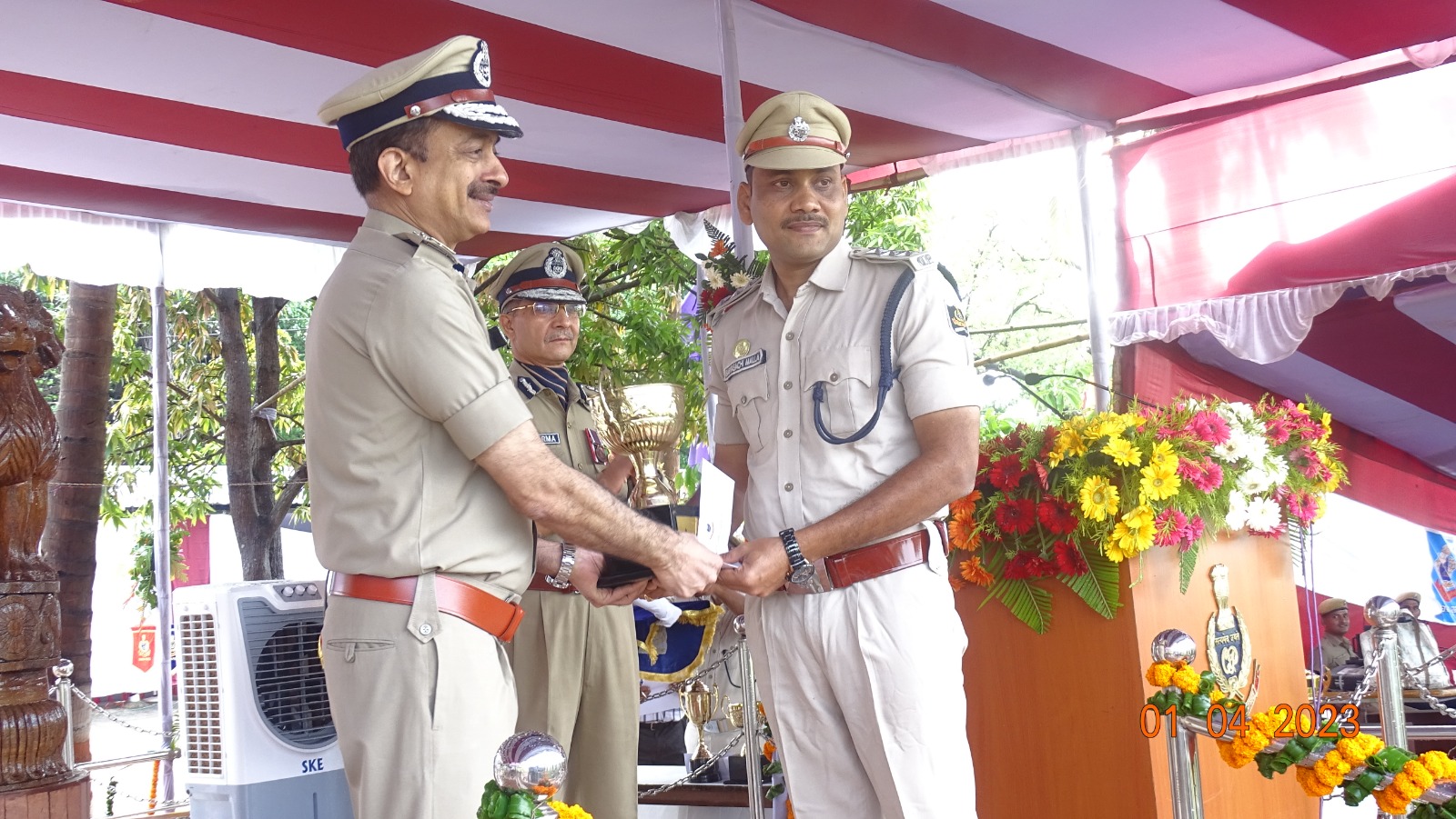 You are currently viewing ରାଜ୍ୟସ୍ତରୀୟ ପୁରସ୍କାରରେ ସମ୍ମାନିତ ହେଲେ ପାଟପୁର ଥାନା ଅଧିକାରୀ ସବ୍ୟସାଚୀ ମଲ୍ଲ