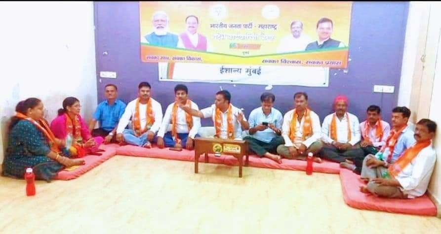 You are currently viewing ଏକ ଭାରତ ଶ୍ରେଷ୍ଠ ଭାରତ କାର୍ଯ୍ୟକ୍ରମକୁ ନେଇ ମୁମ୍ବାଇ ଭାଜପା କାର୍ଯ୍ୟାଳୟରେ ଶ୍ରୀକାନ୍ତ ପାଢ଼ୀଙ୍କ ପ୍ରସ୍ତୁତି ବୈଠକ ।