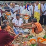 Read more about the article ଅକ୍ଷୟ ତୃତୀୟ ଅବସରରେ ଚାଷୀ ମାନଙ୍କୁ ନେଇ ଅଖିମୁଠି ଅନୁକୂଳ କରି କୃଷି କାର୍ଯ୍ୟର ଶୁଭଆରମ୍ଭ କରାଯାଇଛି l