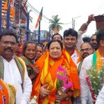 Read more about the article ଦଣ୍ଡିଶ୍ୱର ଛକରେ କେନ୍ଦ୍ରମନ୍ତ୍ରୀ ଦର୍ଶନା ଜର୍ଦ୍ଦୋସଙ୍କୁ ସ୍ବାଗତ କଲେ ବହୁ ବିଜେପି ନେତା ଓ କର୍ମୀ ।