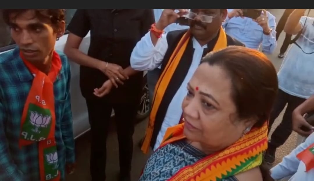 You are currently viewing ପୁରୁଷୋତ୍ତମପୁର ବସଷ୍ଟାଣ୍ଡ ନିକଟରେ ପୁରୁଷୋତ୍ତମପୁର ବିଜେପି କର୍ମକର୍ତା ଙ୍କ ଦ୍ୱାରା ରେଳରାଷ୍ଟ୍ର ମନ୍ତ୍ରୀ ଙ୍କୁ ସ୍ୱାଗତ ସମ୍ବର୍ଦ୍ଧନା,