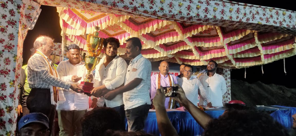 You are currently viewing ମାଁ ବାଙ୍କେଶ୍ୱରୀ ଦିନିକିଆ ଦିବାରାତ୍ର କ୍ରିକେଟ ଟୁର୍ଣ୍ଣାମେଣ୍ଟ ଉଦଯାପିତ