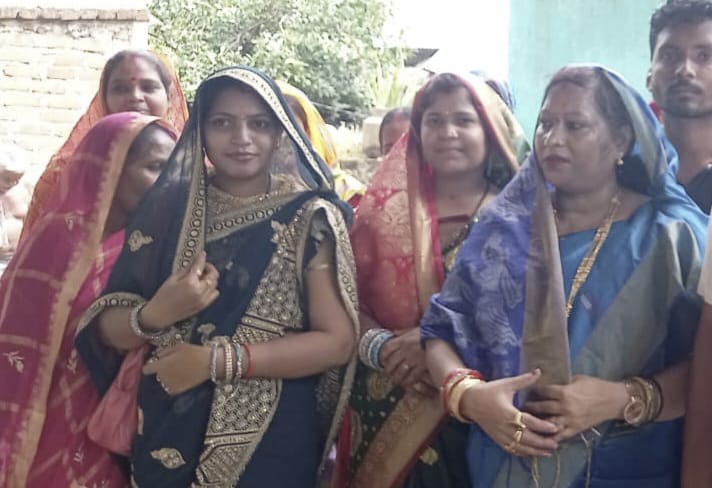 You are currently viewing ବିଜୟ ଉତ୍ସବ ପାଳନ କଲେ କେ ବରିଡ଼ା ନବ ନିର୍ବାଚିତ ଓ୍ବାର୍ଡ ସଭ୍ୟା