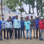 Read more about the article ୯ ଦଫା ଦାବି ନେଇ ଉପଖଣ୍ଡ ବିଦ୍ୟୁତ କାର୍ଯ୍ୟାଳୟ ସମ୍ମୁଖରେ ଠିକା ବିଦ୍ୟୁତ କର୍ମଚାରୀଙ୍କ କଳା ବ୍ଯାଚ୍ ପରିଧାନ କରି ପ୍ରତିବାଦ।