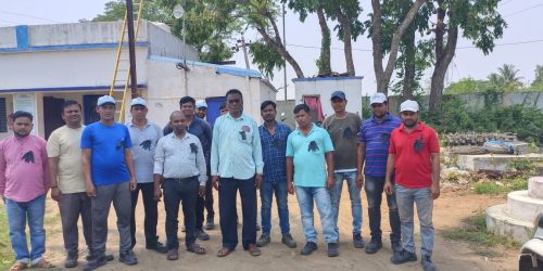 ୯ ଦଫା ଦାବି ନେଇ ଉପଖଣ୍ଡ ବିଦ୍ୟୁତ କାର୍ଯ୍ୟାଳୟ ସମ୍ମୁଖରେ ଠିକା ବିଦ୍ୟୁତ କର୍ମଚାରୀଙ୍କ କଳା ବ୍ଯାଚ୍ ପରିଧାନ କରି ପ୍ରତିବାଦ।