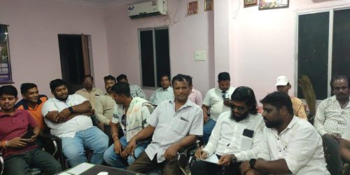 ପୁରୁଷୋତ୍ତମପୁର ବ୍ଳକ ଅଧକ୍ଷା ଙ୍କ ରୁମରେ ନୂତନ ବ୍ଳକ ବିଜେଡି ସଭାପତି ଙ୍କୁ ସ୍ୱାଗତ ପାଈଁ ସବୁ ସରପଞ୍ଚ, ସମିତି ସଭ୍ୟ ଙ୍କୁ ନେଇ ପ୍ରସ୍ତୁତି ବୈଠକ |