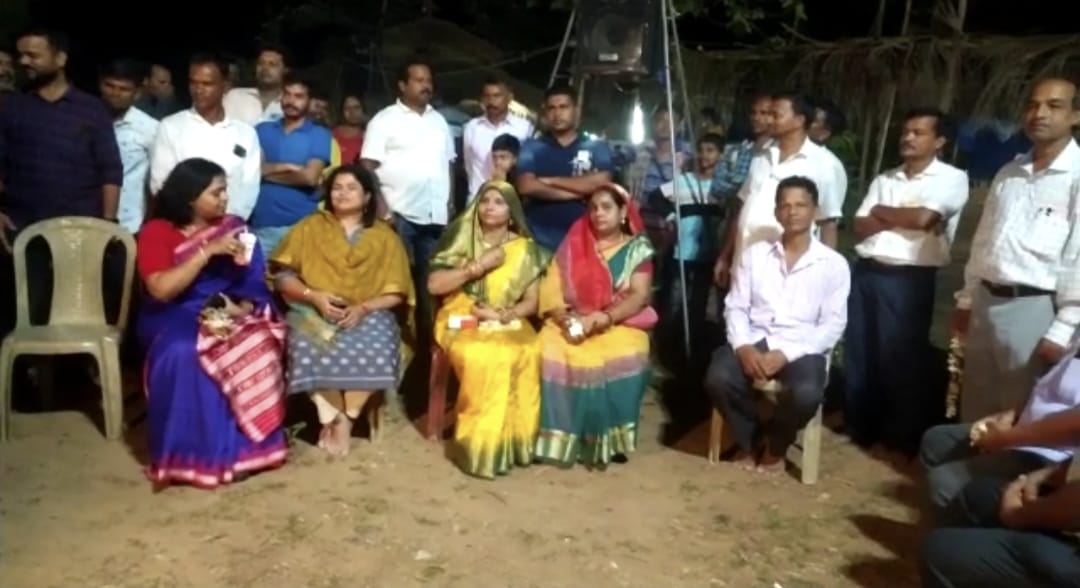 You are currently viewing ଗୁପ୍ତେଶ୍ୱର ଙ୍କ ବିଶ୍ବ ଶାନ୍ତି ମହା ଯଜ୍ଞ ରେ ଯୋଗ ଦେଲେ ବିଧାୟିକା