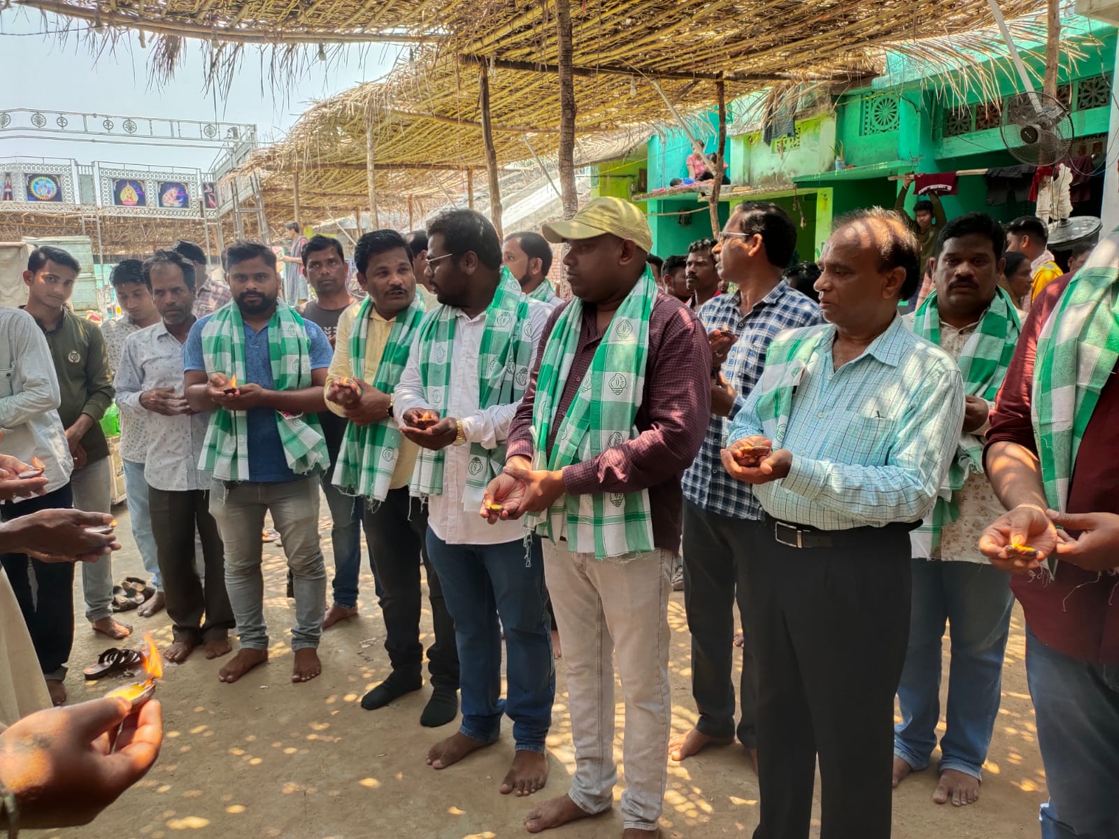 You are currently viewing ଟ୍ରେନ ଦୁର୍ଘଟଣାରେ ମୃତକଙ୍କ ପାଇଁ ଶୋକସଭା ପାଳନରେ ସାମିଲ ହେଲେ ପୂର୍ବତନ ବ୍ଳକ ଅଧ୍ୟକ୍ଷ