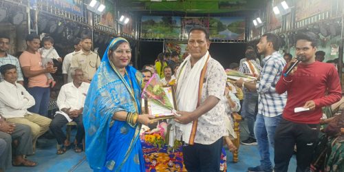 ଏସ୍ ଛଚିନା ଠାରେ ସାମାଜିକ ନାଟକକୁ ଉଦଘାଟନ କଲେ ପୂର୍ବତନ କୋଦଳା ନଗରପାଳ, ନାଟ୍ଯକାର ଓ ବହୁ ନିର୍ଦେଶକକୁଂ ସମ୍ବର୍ଦ୍ଧନା