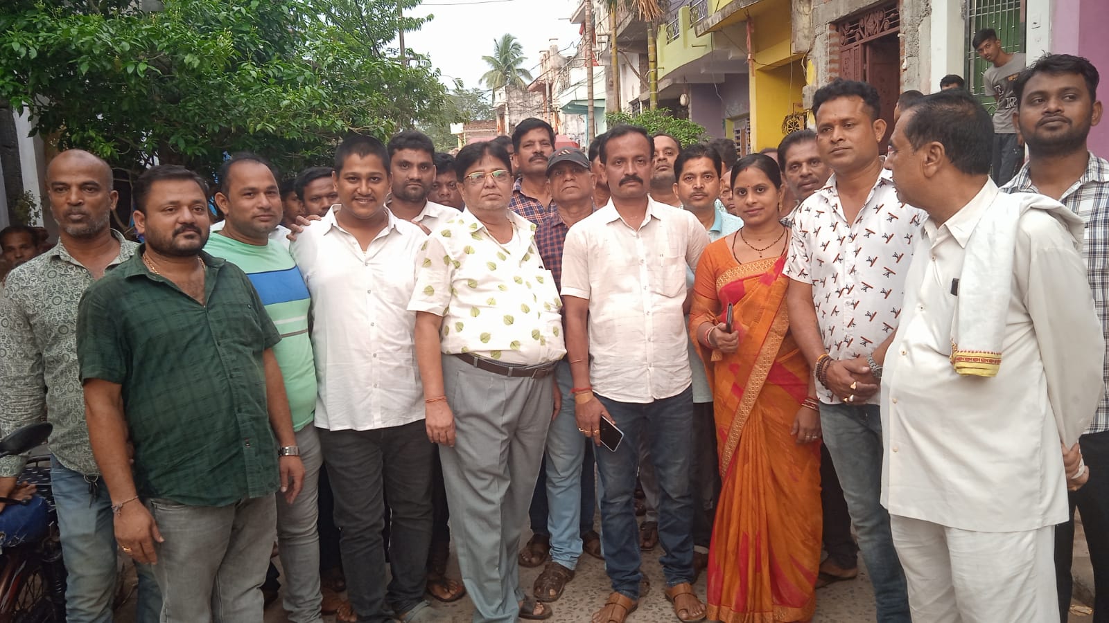 You are currently viewing କବିସୂର୍ଯ୍ୟନଗର ରେ ରଥ ନିର୍ମାଣ ପାଇଁ ଗାଜଲବାଡିରୁ କବିସୂର୍ଯ୍ୟନଗର ଆସିଲା ରଥକାଠ।ସ୍ୱାଗତ କଲେ ଅଞ୍ଚଳବାସୀ ।