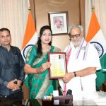 Read more about the article ରାଜ୍ୟପାଳଙ୍କୁ ଭେଟିଲେ ସମାଜସେବୀ ଶୁଭଶ୍ରୀ ମହାପାତ୍ର