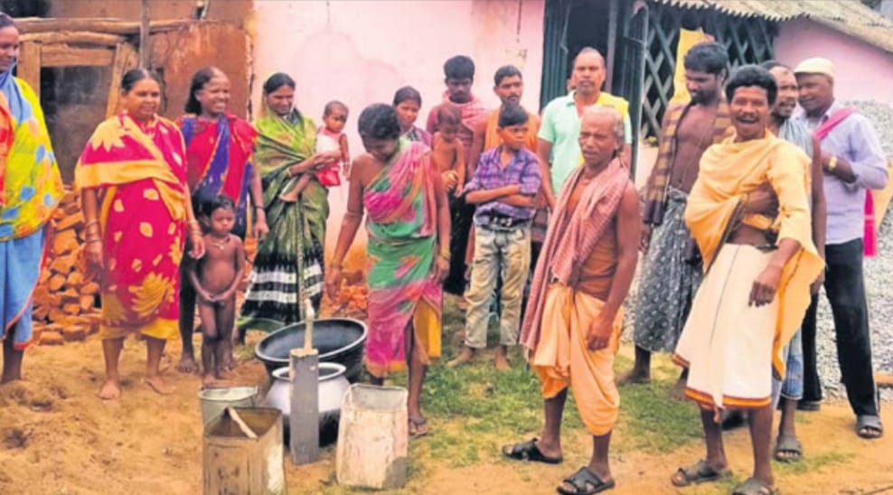 You are currently viewing ବସୁଧା ଯୋଜନା କାହା ସ୍ୱାର୍ଥରେ ? ଜଳକଷ୍ଟ ଭୋଗୁଛନ୍ତି ପାରିଗଡ଼ ପଞ୍ଚାୟତର ପଦାସାହି ବାସିନ୍ଦା