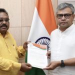 Read more about the article ମୋବାଇଲ ଟାୱାର ତୁରନ୍ତ ନିର୍ମାଣ ପାଇଁ କେନ୍ଦ୍ରମନ୍ତ୍ରୀ ଙ୍କୁ ସାକ୍ଷାତ କରି ପୂର୍ବତନ ବିଧାୟକ ଅନୁରୋଧ କଲେ