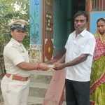Read more about the article ବେଲଗୁଣ୍ଠା ପୋଲିସ୍ ର ସଫଳତା ; ଏଟିଏମ୍ ରୁ ହଡ଼ପ ହୋଇଥିବା ଟଙ୍କା ଫେରିପାଇଲେ ଅବସରପ୍ରାପ୍ତ ଶିକ୍ଷକ