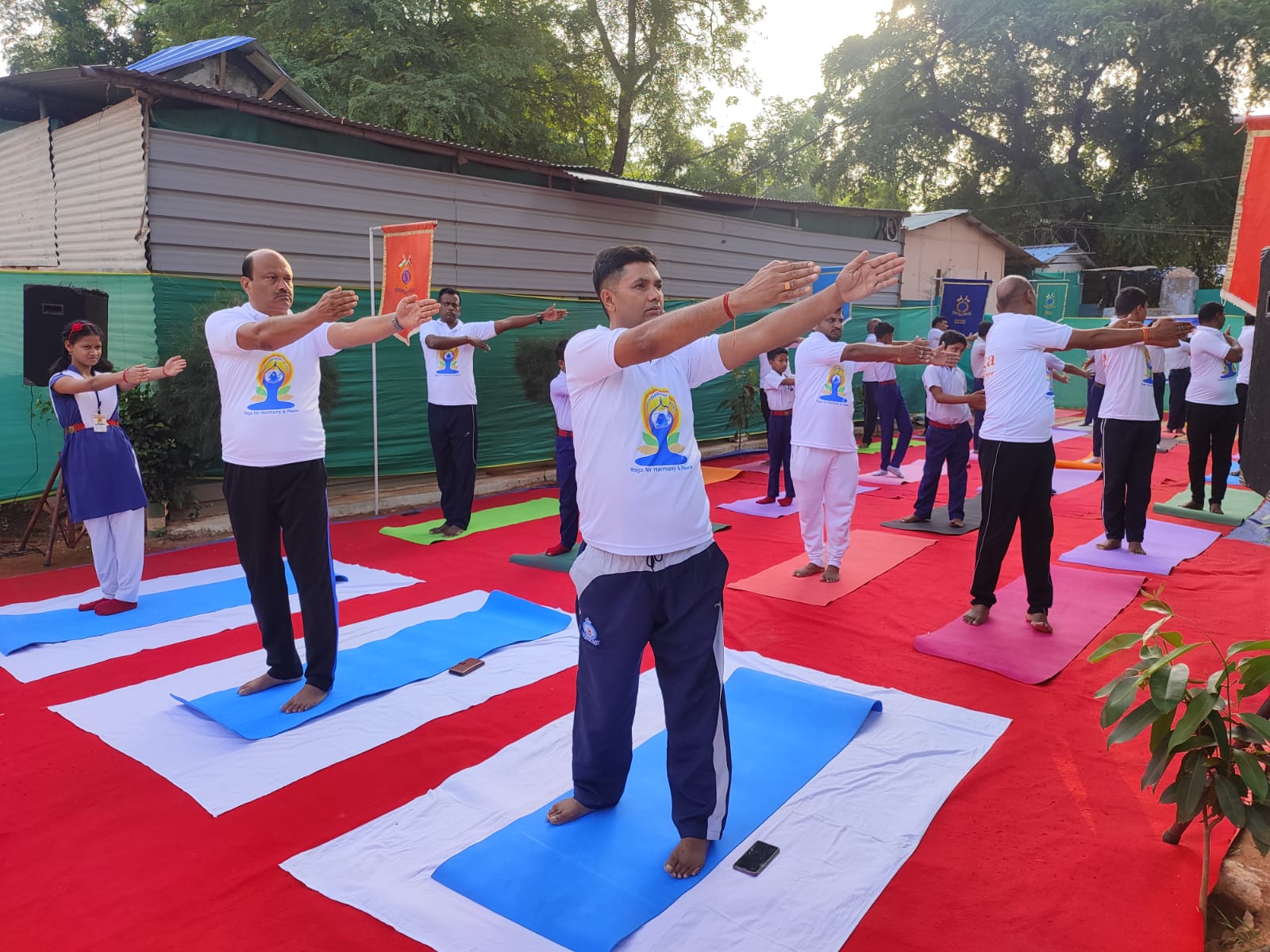 You are currently viewing ବାଲିଗୁଡାରେ ୧୨୭ ସିଆରପିଏଫ ବାଟାଲିୟନ ତରଫରୁ ନବମ ଆନ୍ତର୍ଜାତୀୟ ଯୋଗ ଦିବସ ପାଳିତ