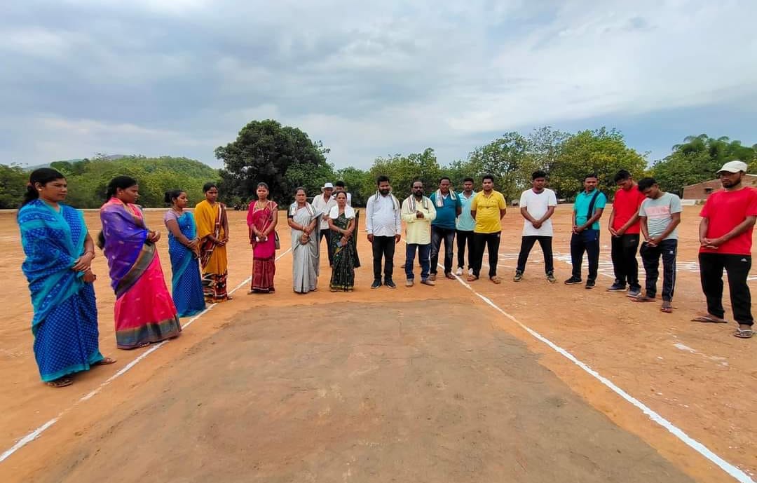 You are currently viewing ଏନ୍.ସି.ସି. କ୍ରିକେଟ ଟୁର୍ଣ୍ଣାମେଣ୍ଟ ଉଦଘାଟିତ : ପୁରୁଣା ନୂଆଗାଁ ଦଳକୁ ହରାଇ ଗୁଞ୍ଜିଗାଁ ଦଳ ବିଜୟୀ