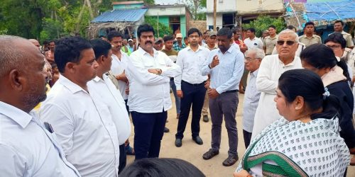 ଭୟାନକ ବସ୍ ଦୁର୍ଘଟଣା : ଶୋକାକୁଳ ପରିବେଶରେ ଗାଁ ଶ୍ମଶାନରେ ଶବ ସତ୍କାର , ଦୁଃଖ ପ୍ରକାଶ କଲେ ପ୍ରଧାନ ମନ୍ତ୍ରୀ ଓ ମୁଖ୍ୟମନ୍ତ୍ରୀ