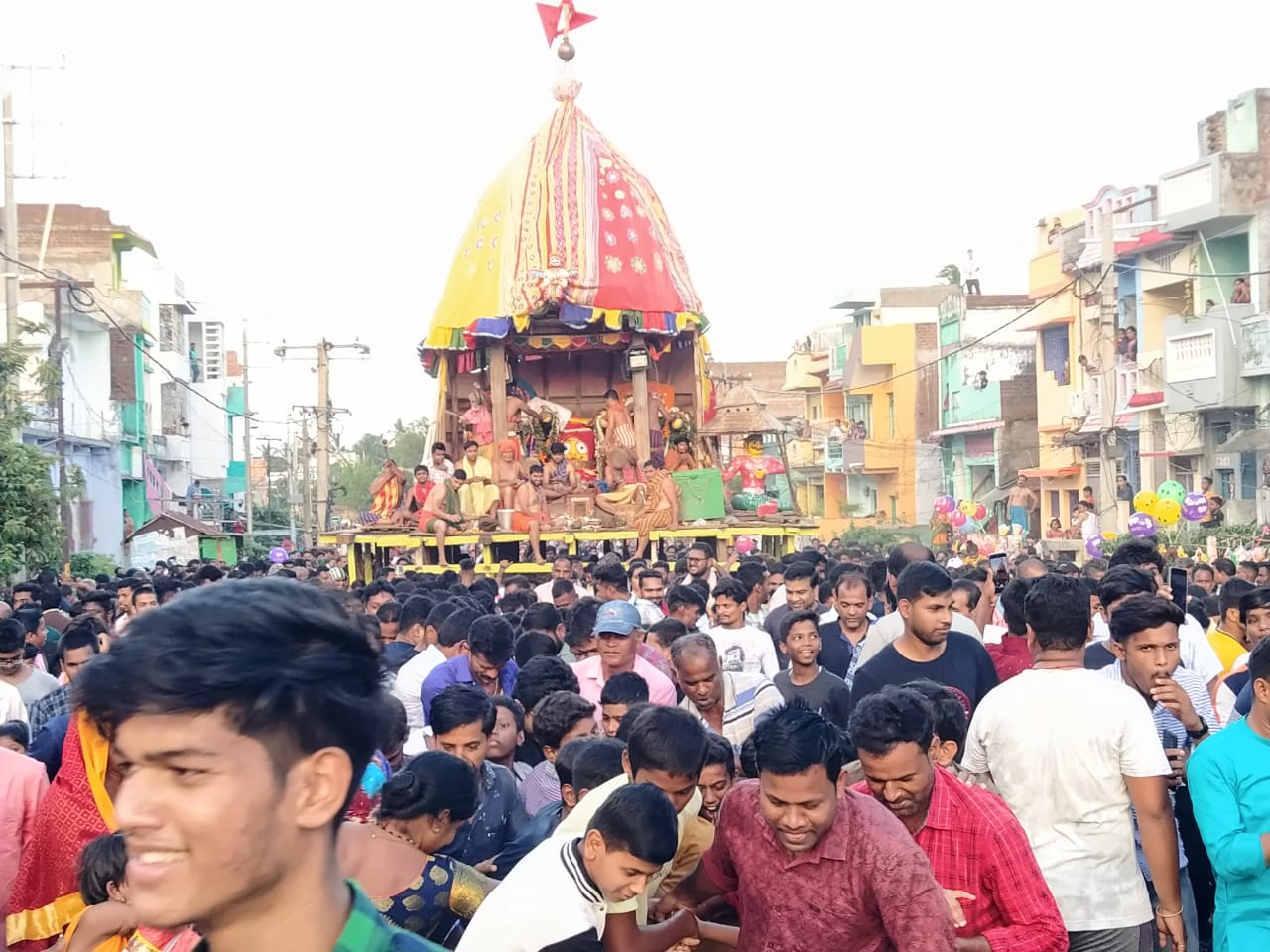 You are currently viewing ଦିଗପହଣ୍ଡି ବାସି ବାହୁଡାରେ ବଡଦାଣ୍ଡ ଜନସମୁଦ୍ର