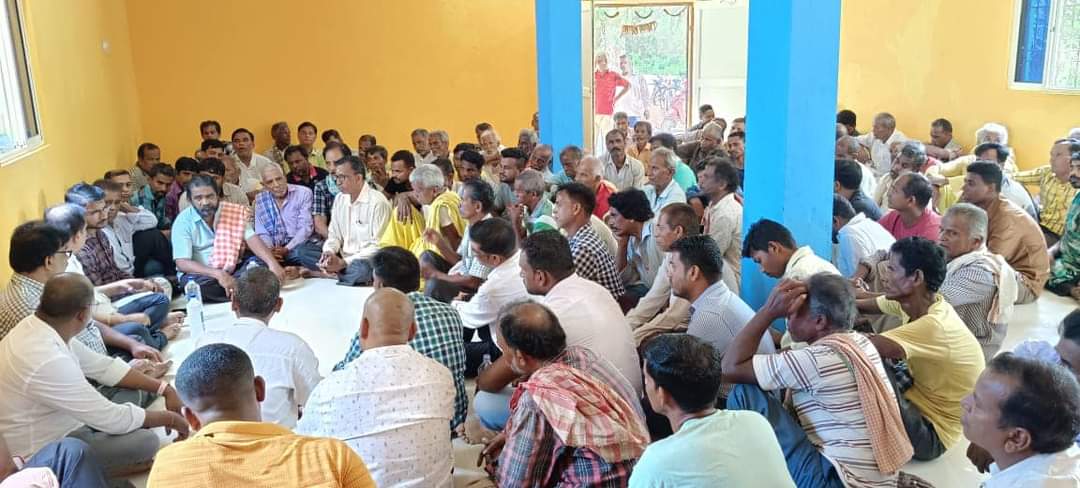 You are currently viewing ଫାଶି ଠାରେ ବିଜେଡ଼ିର ସାଂଗଠନିକ ବୈଠକ, ଯୋଗଦେଲେ ବରିଷ୍ଠ ନେତା ହରପ୍ରସାଦ ସାହୁ