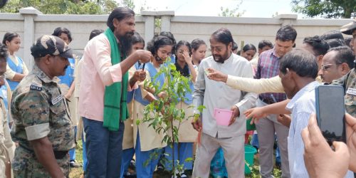 ୪୨ ମୌଜାସ୍ଥ ଓଡ଼ିଶା ଆଦର୍ଶ ବିଦ୍ୟାଳୟରେ ୭୪ତମ ବନ ମହୋତ୍ସବ ପାଳିତ