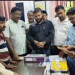 Read more about the article ଘରକୁ ବିଦ୍ୟୁତ ସଂଯୋଗ ଦାବିରେ ବିଜେପି ନେତା ଉତ୍ତମଙ୍କ ନେତୃତ୍ୱରେ ନିର୍ବାହୀ ଯନ୍ତ୍ରୀଙ୍କୁ ଘେରିଲେ ରୁବ ସାହି ଗ୍ରାମବାସୀ