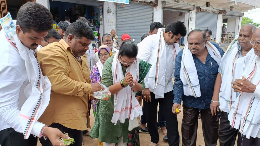 You are currently viewing ୪ ନମ୍ବର ୱାର୍ଡ ର ରାସ୍ତା ଓ ନାଳ କାମ ର ଶୁଭ ଦେଲେ ବିଧାୟକ