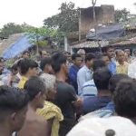 Read more about the article ଆବାସ ଗୃହ ହିତାଧିକାରୀଙ୍କ ଇଟା ଜବତ କରିବାକୁ ଯାଇଥିଲେ ତହସିଲଦାର, ଉତ୍ତେଜନା ପରେ ଚାଲି ଆସିଲେ