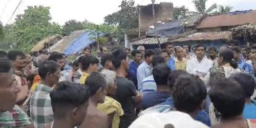 ଆବାସ ଗୃହ ହିତାଧିକାରୀଙ୍କ ଇଟା ଜବତ କରିବାକୁ ଯାଇଥିଲେ ତହସିଲଦାର, ଉତ୍ତେଜନା ପରେ ଚାଲି ଆସିଲେ