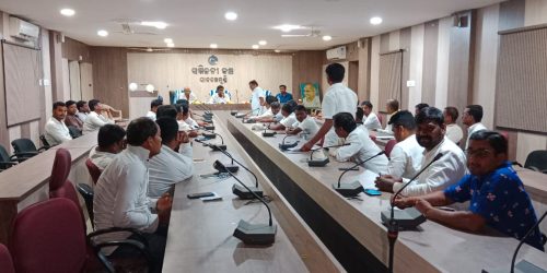 ନିର୍ବାଚିତ ପ୍ରତିନିଧିଙ୍କ ସହ ସମୀକ୍ଷା କଲେ ଜିଲ୍ଲାପାଳ